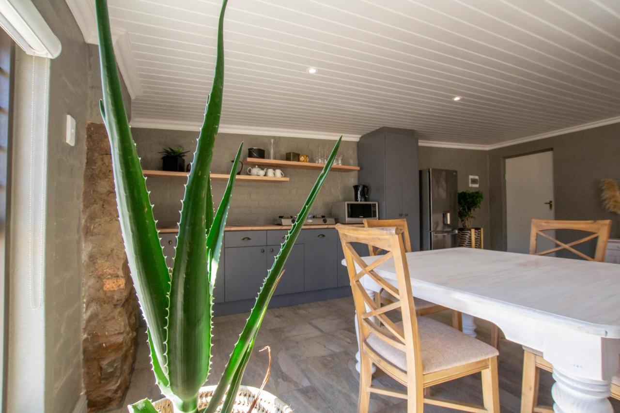 Desert Wind Private Guest And Game Farm Montagu Exterior foto